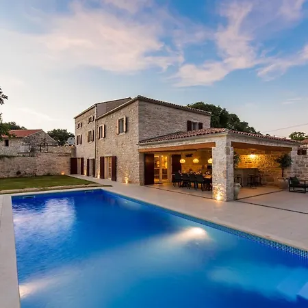 Villa Istria Time - Nyma - Heated Pool Mrgani